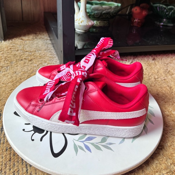 PUMA WOMEN'S BASKET HEART DE
SNEAKERS BOW LACES. - Picture 6 of 17